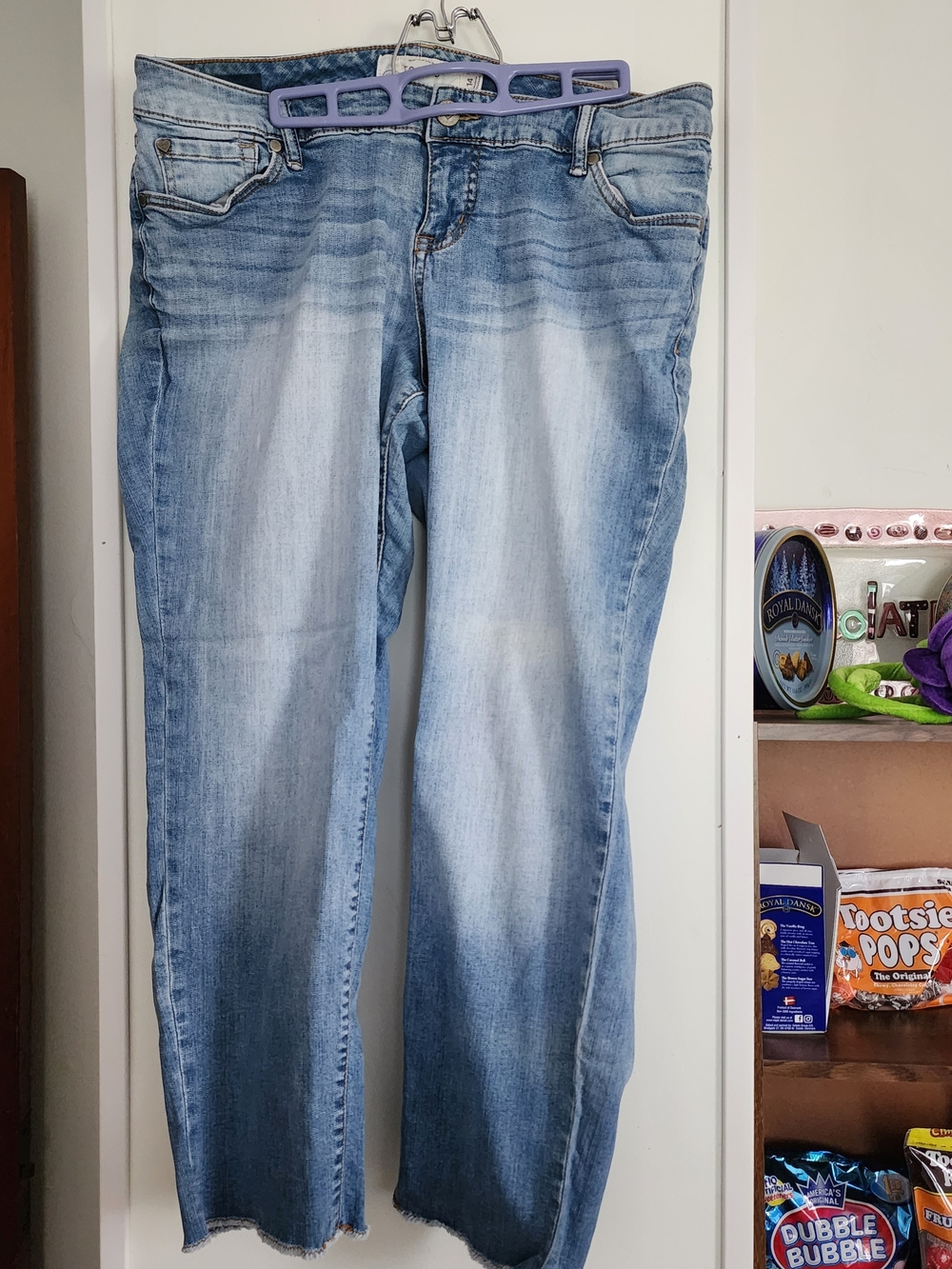 Torrid Frayed Crop/ankle Jeans